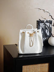 Bagsaaa CHANEL 25 Medium Backpack AS5600 White Caviar - 23cm - 1