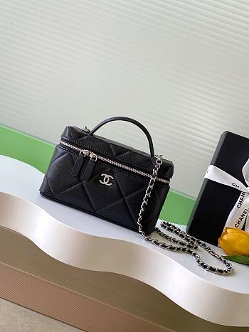 Bagsaaa Chanel Vanity with Chain AP4936 Black - 19.5cm 