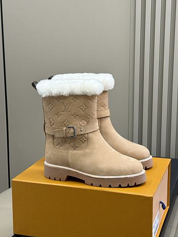 Bagsaaa Louis Vuitton Territory ankle boot in beige 