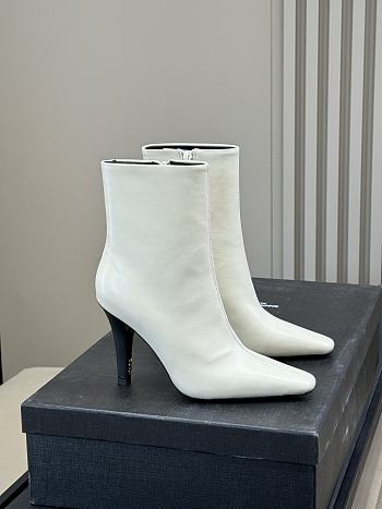 Bagsaaa YSL Saint Laurent Jill smooth leather ankle boot in white