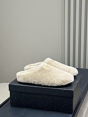 Bagsaaa Prada Suede and Shearling Slippers light beige - 1