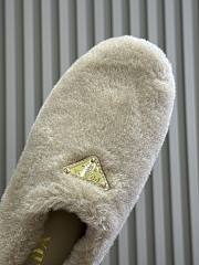 Bagsaaa Prada Suede and Shearling Slippers light beige - 3