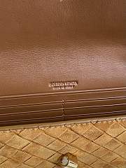 Bagsaaa Bottega Veneta Andiamo Clutch 741511 brown suede - 31cm - 3