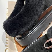 Bagsaaa Louis Vuitton Cortina Closed Mule in black suede - 3