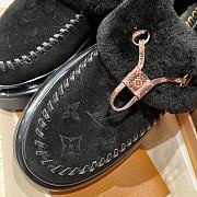 Bagsaaa Louis Vuitton Cortina Closed Mule in black suede - 2