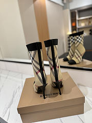 Bagsaaa Burberry check-pattern knit sock ankle boots beige - 2