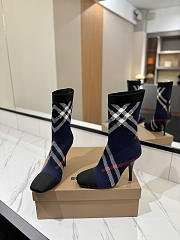 Bagsaaa Burberry check-pattern knit sock ankle boots navy blue - 2