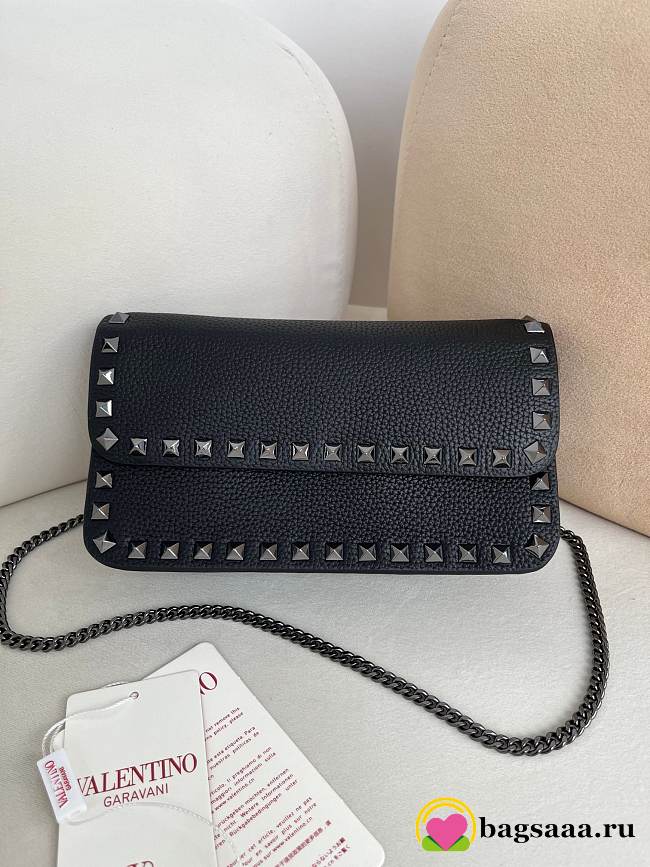 Bagsaaa Valentino Garavani Rockstud WOC in black grainy - 21cm - 1