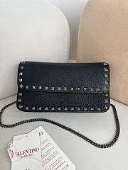 Bagsaaa Valentino Garavani Rockstud WOC in black grainy - 21cm - 1