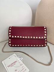 Bagsaaa Valentino Garavani Rockstud WOC in red grainy - 21cm - 1