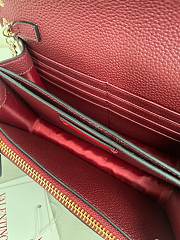 Bagsaaa Valentino Garavani Rockstud WOC in red grainy - 21cm - 2