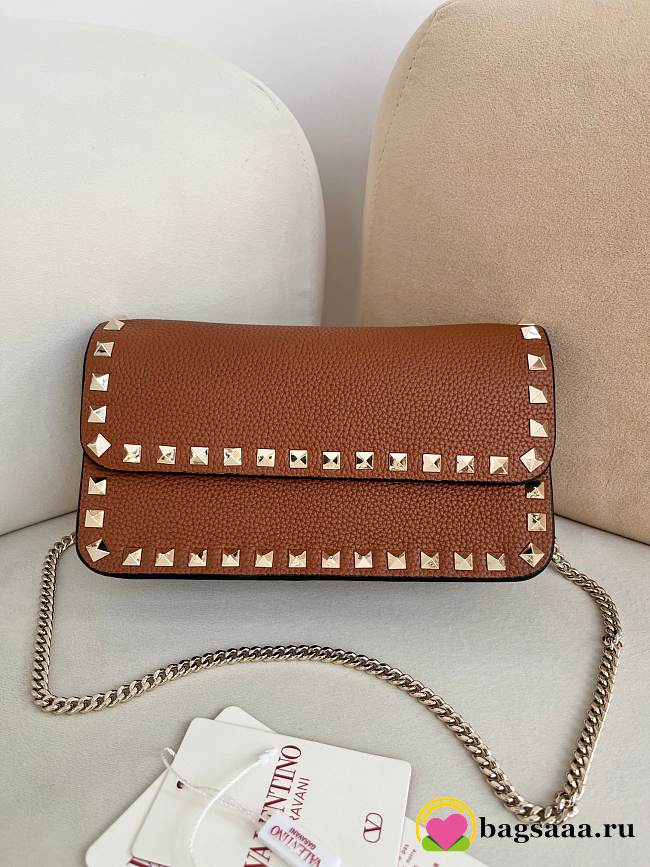 Bagsaaa Valentino Garavani Rockstud WOC in brown grainy - 21cm - 1