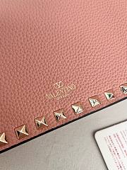 Bagsaaa Valentino Garavani Rockstud WOC in pink grainy - 21cm - 4