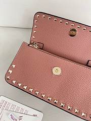 Bagsaaa Valentino Garavani Rockstud WOC in pink grainy - 21cm - 3