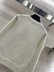 Bagsaaa Chanel sweater with the brand name embroidered white - 2