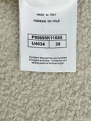 Bagsaaa Chanel cardigan in a white knit with black trim and pearl buttons - 4