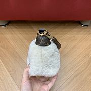 Bagsaaa LV M26245 Pochette Mia cream shearling - 22cm - 2