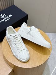Bagsaaa Balmain white monogram-embossed leather sneakers - 2