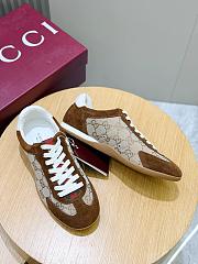 Bagsaaa Gucci Shift sneaker in GG canvas with suede trims in beige and brown - 2