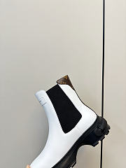 Bagsaaa Louis Vuitton Ruby Flat Ankle Boots in white - 3