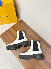 Bagsaaa Louis Vuitton Ruby Flat Ankle Boots in white - 2