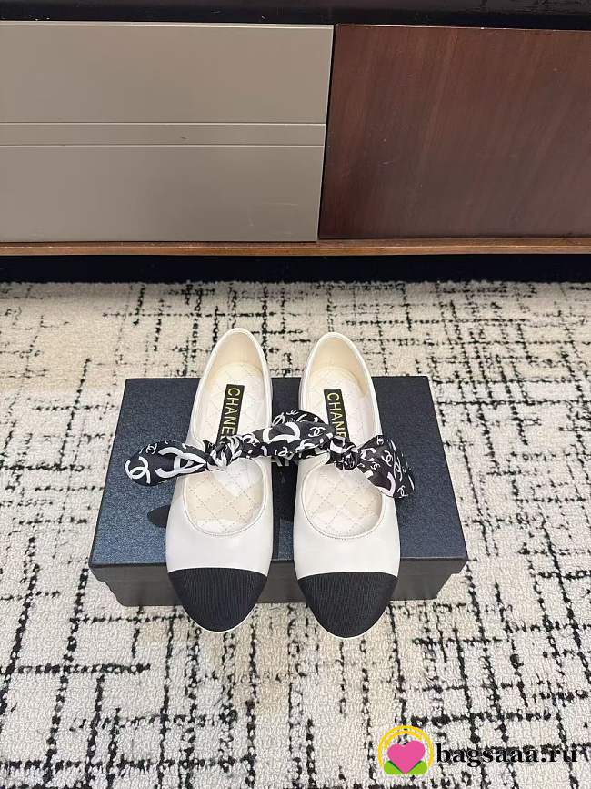 Bagsaaa Chanel Mary Janes G46937 White Lambskin & Silk - 1