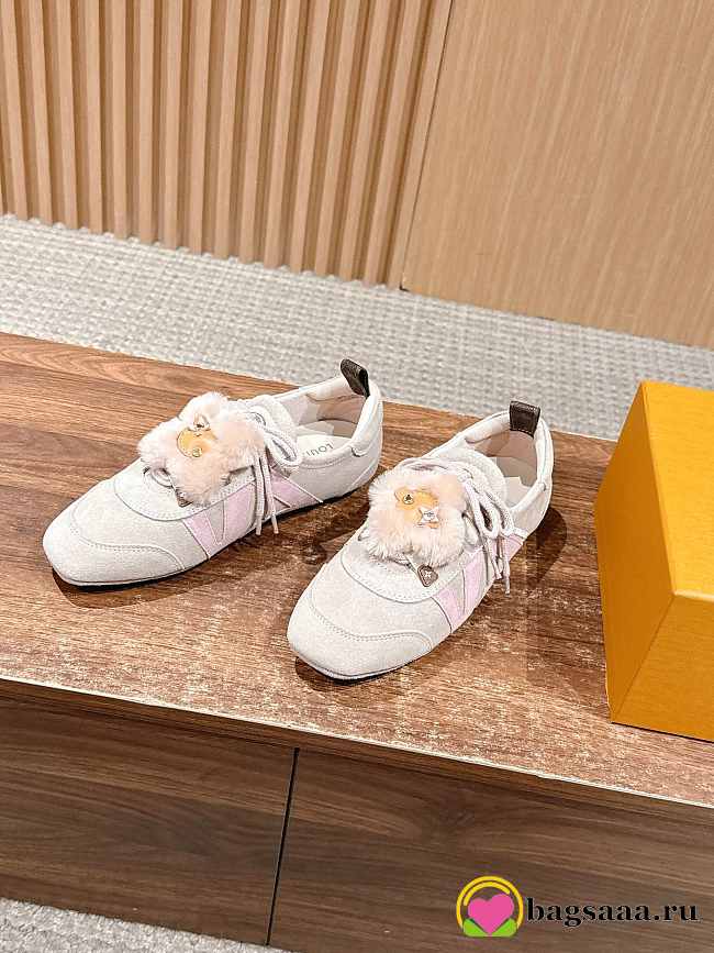 Bagsaaa Louis Vuitton LV Sneakerina sneaker ballerinas in taupe suede - 1