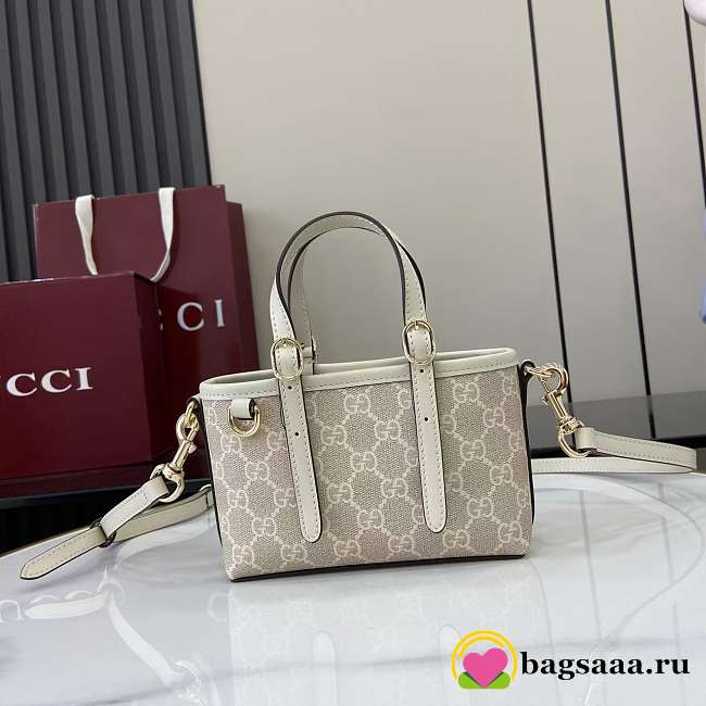Bagsaaa Gucci Emblem mini bag 855491 beige and white GG fabric - 17.5cm - 1