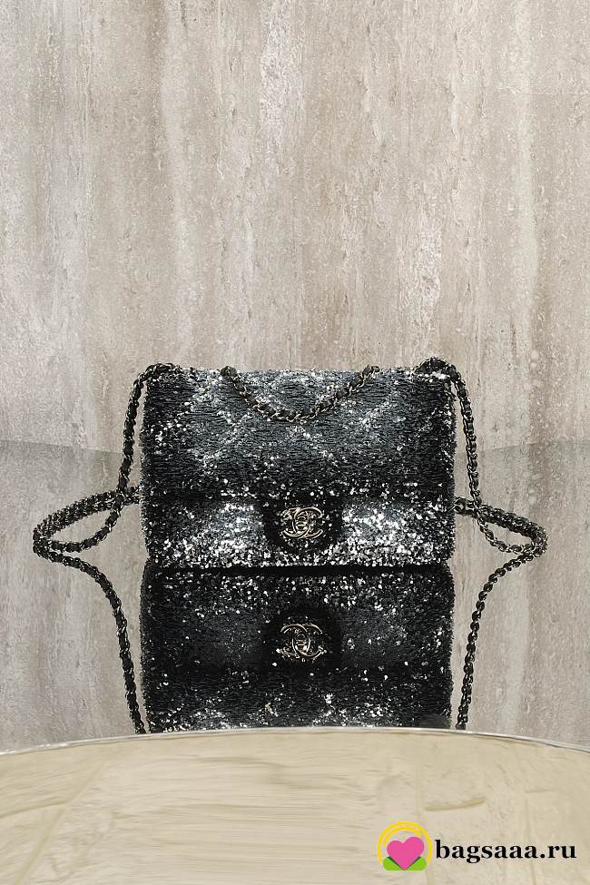 Bagsaaa Chanel Flap Bag Silver & Black Quilted Gradient Sequins AS4561 - 21cm  - 1