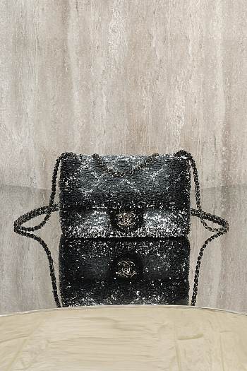 Bagsaaa Chanel Flap Bag Silver & Black Quilted Gradient Sequins AS4561 - 21cm 