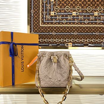 Bagsaaa Louis Vuitton Coussin Bucket bag Monogram-embossed galet - 21cm