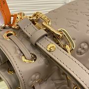 Bagsaaa Louis Vuitton Coussin Bucket bag Monogram-embossed galet - 21cm - 3