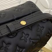Bagsaaa Louis Vuitton Coussin Bucket bag Monogram-embossed black - 21cm - 3