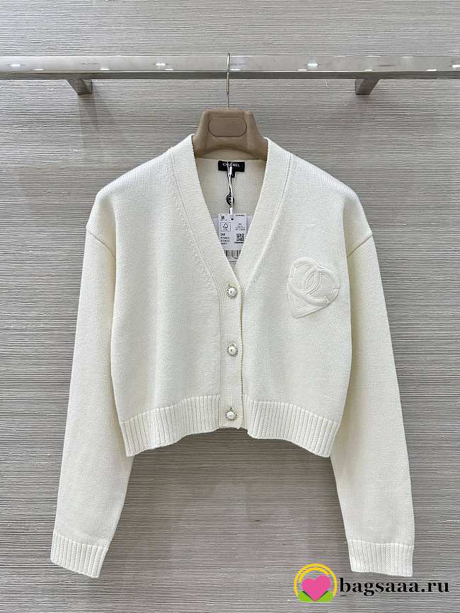 Bagsaaa Chanel cropped knit cardigan white - 1