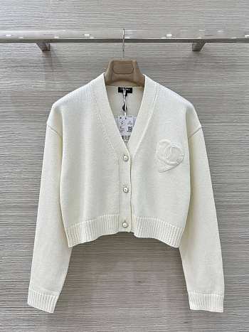 Bagsaaa Chanel cropped knit cardigan white