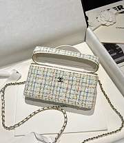 Bagsaaa Chanel 25C white and multicolor tweed vanity bag - 19.5cm  - 2