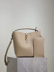 Bagsaaa LE 37 in shiny leather 742828 beige - 20 X 25 X 16 CM - 1