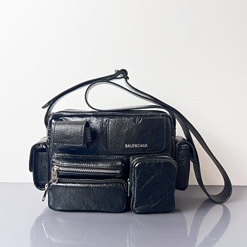 Bagsaaa Balenciaga Superbusy sling bag in black Arena - 22cm