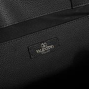 Bagsaaa Valentino Garavani shopping bag in black hand-woven raffia and leather - 48cm - 2