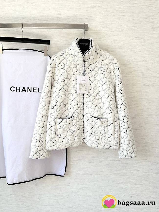 Bagsaaa Chanel sherpa white jacket with black trim - 1