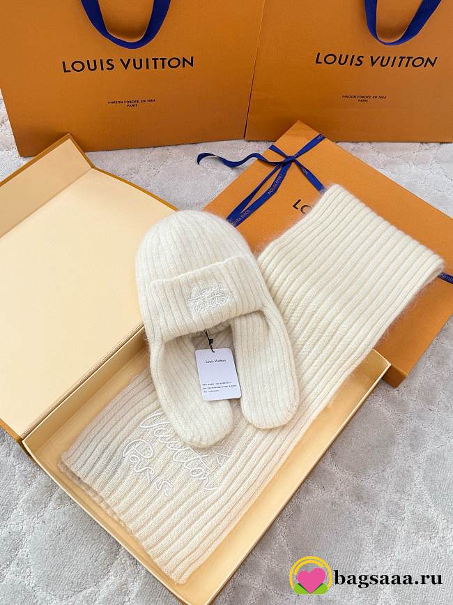 Bagsaaa Louis Vuitton LV Headline Beanie in the Blanc color - 1
