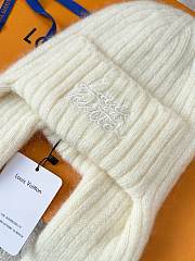 Bagsaaa Louis Vuitton LV Headline Beanie in the Blanc color - 3