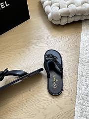 Bagsaaa Chanel black jelly Camellia thong flat sandals - 2