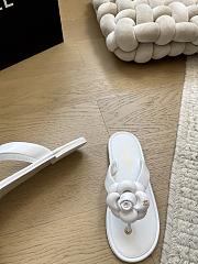 Bagsaaa Chanel white jelly Camellia thong flat sandals - 4