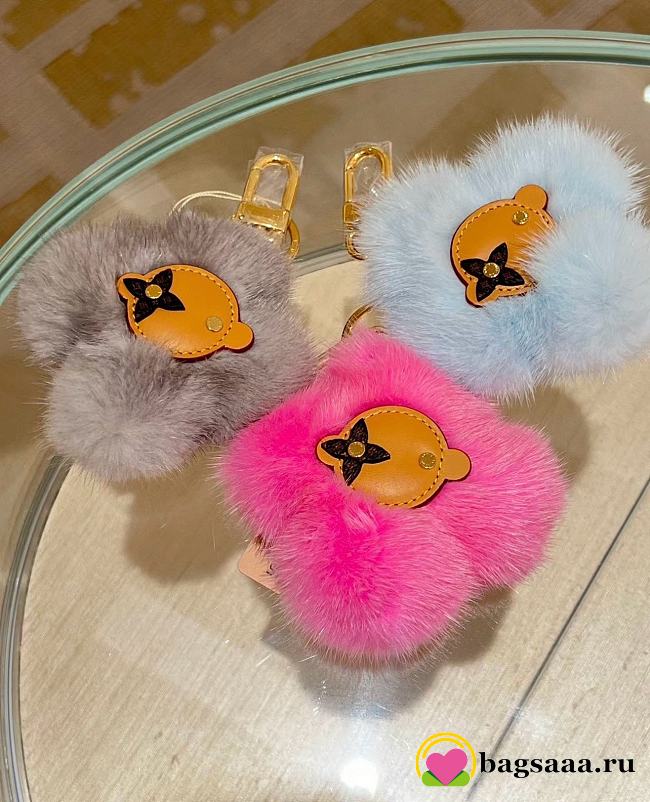 Bagsaaa Louis Vuitton Vivienne Fur Key Holders set 3 - 1