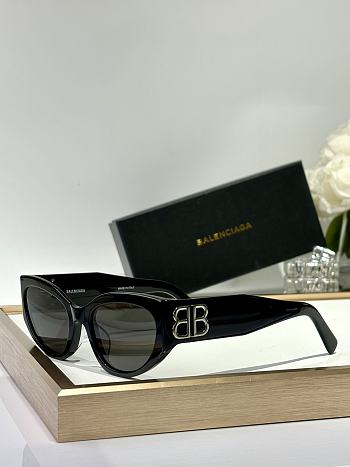 Bagsaaa Balenciaga Bossy Round (BB0324SK) sunglasses in black