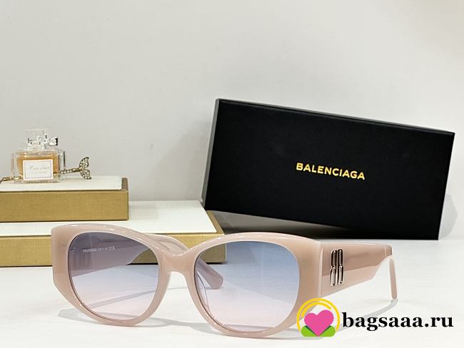 Bagsaaa Balenciaga BB0455S oval sunglasses in a light pink - 1
