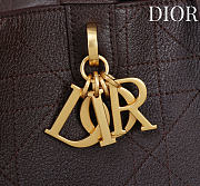 Bagsaaa Large Dior Toujours Bag Chocolate Brown Flat Macrocannage Shiny Grained Calfskin 37cm - 4