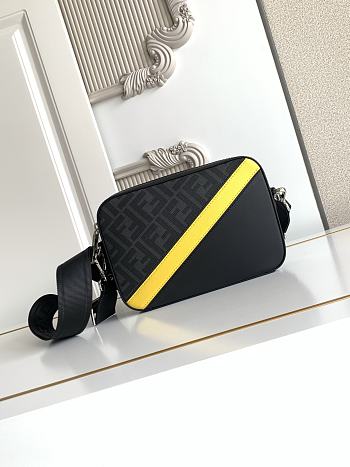 Bagsaaa Fendi FF Diagonal Stripe Camera Crossbody Bag in black - 22cm 