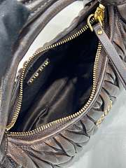 Bagsaaa Miu Miu Wander matelassé nappa leather hobo bag in dark brown - 20cm - 3